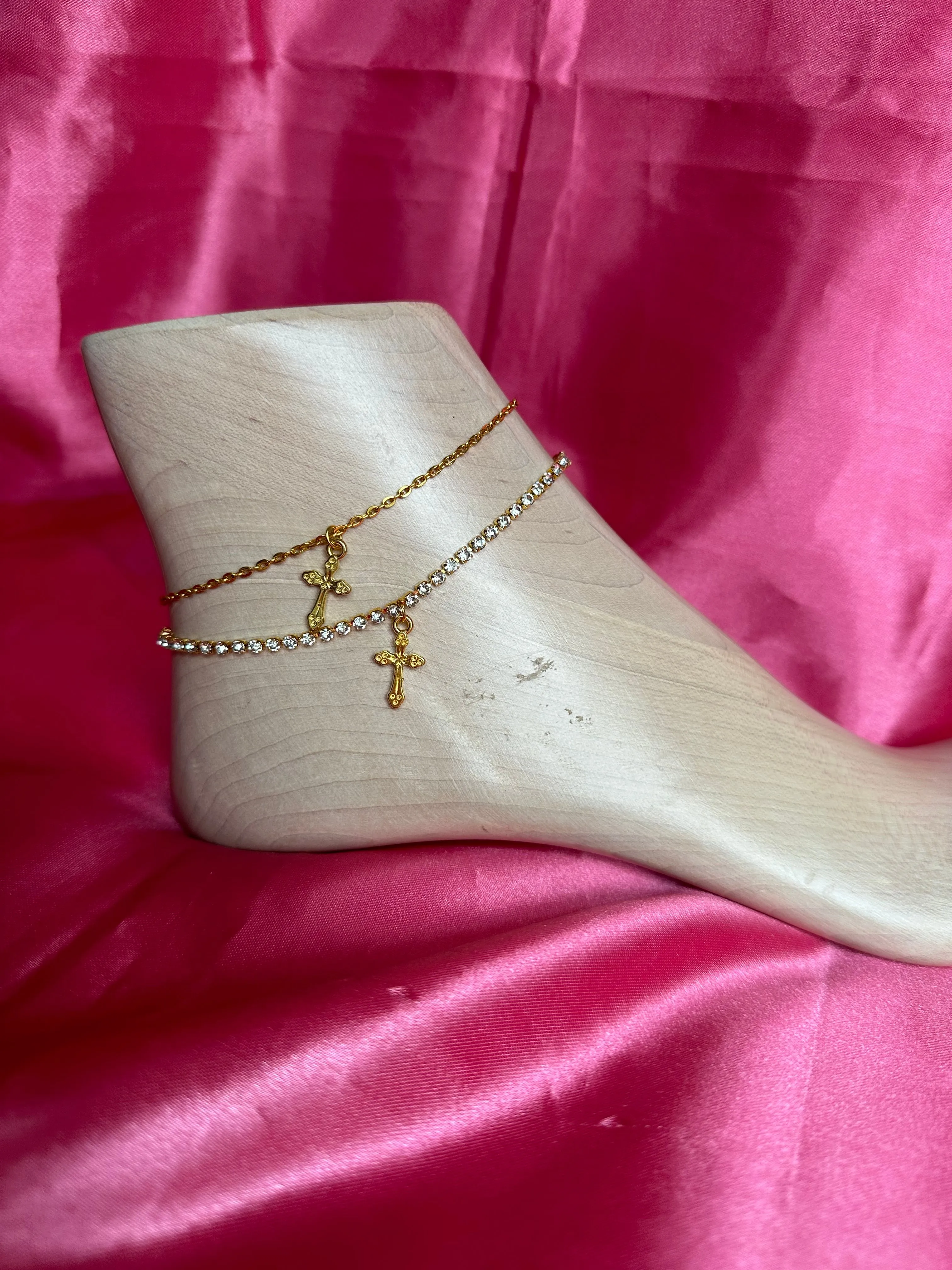 Cross pendant anklet