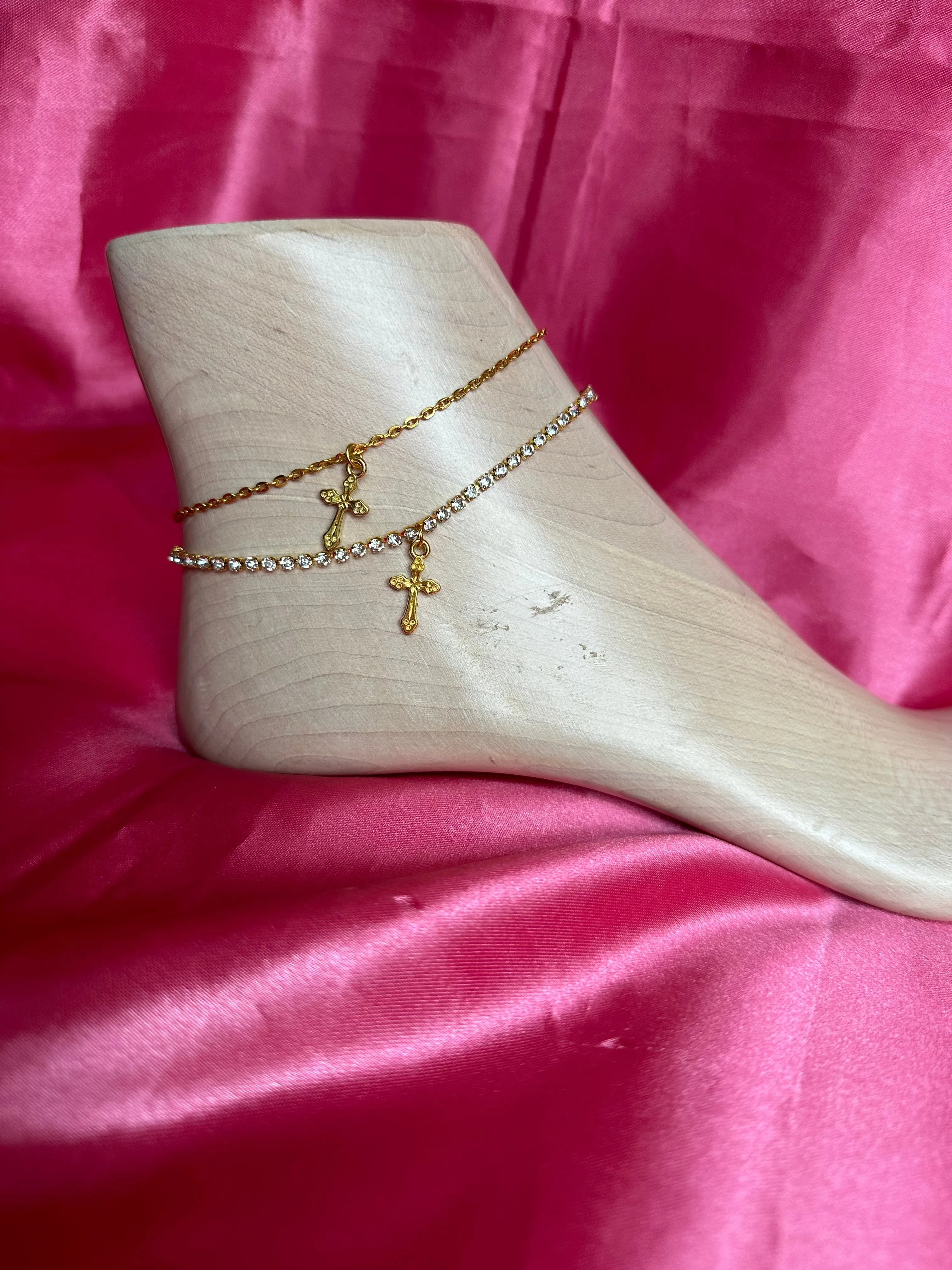 Cross pendant anklet