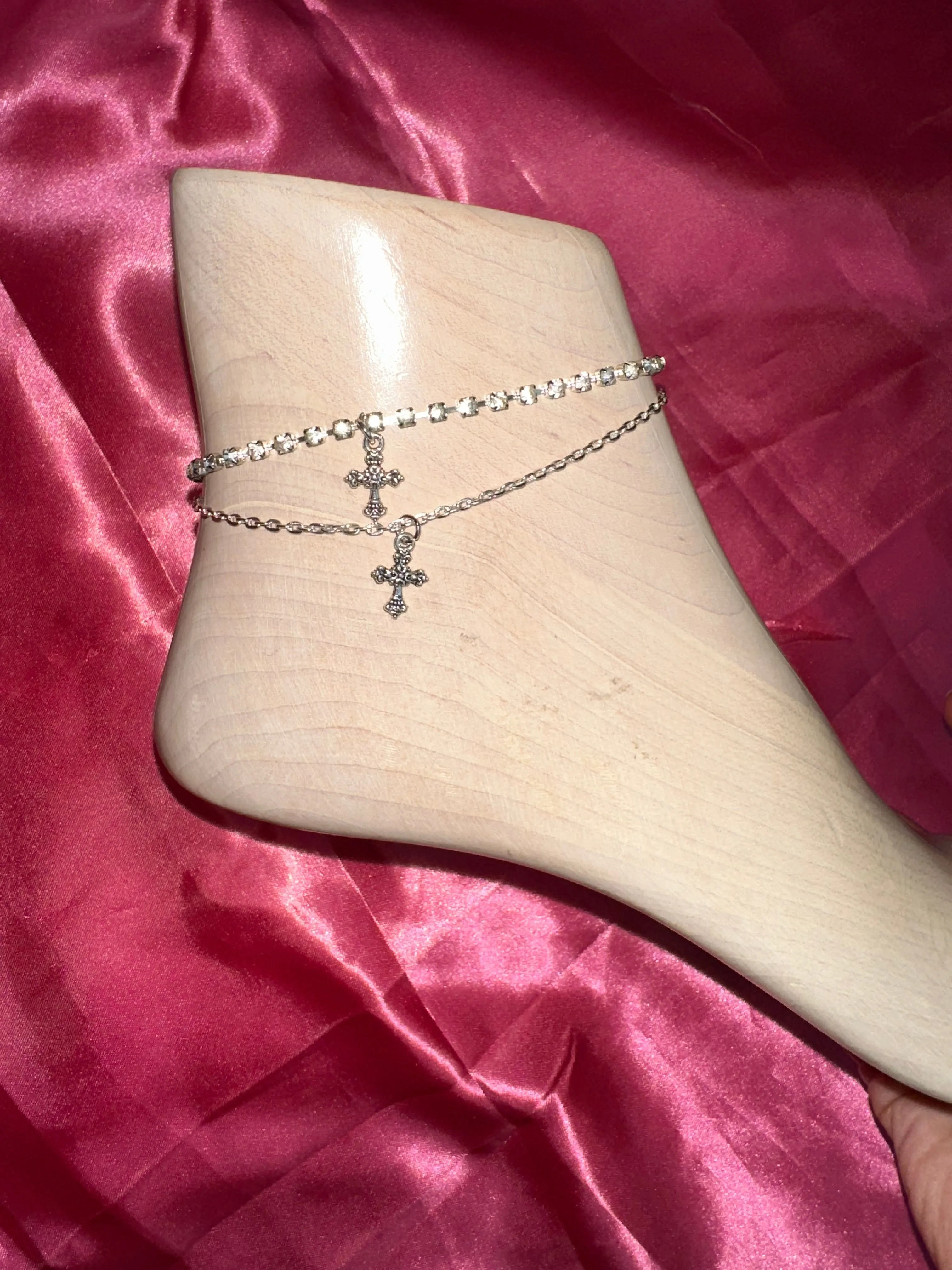 Cross pendant anklet
