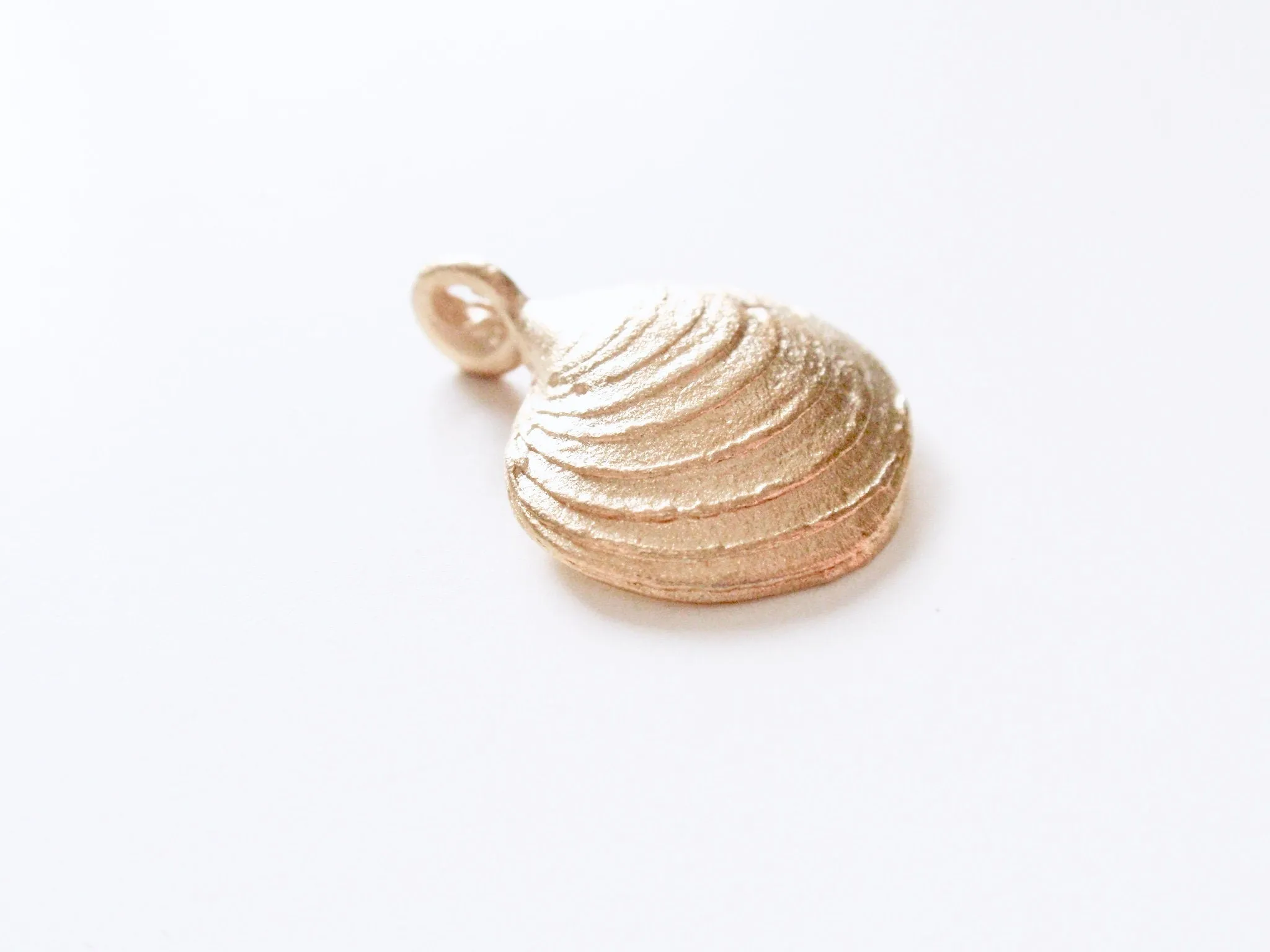 Gold Clam Charm, Seashell Charm, Shell Charm, Gold Charm, Silver Charm, Beach Charm, Beach Jewelry, Summer Jewelry, Ocean Charm, Sea Charm