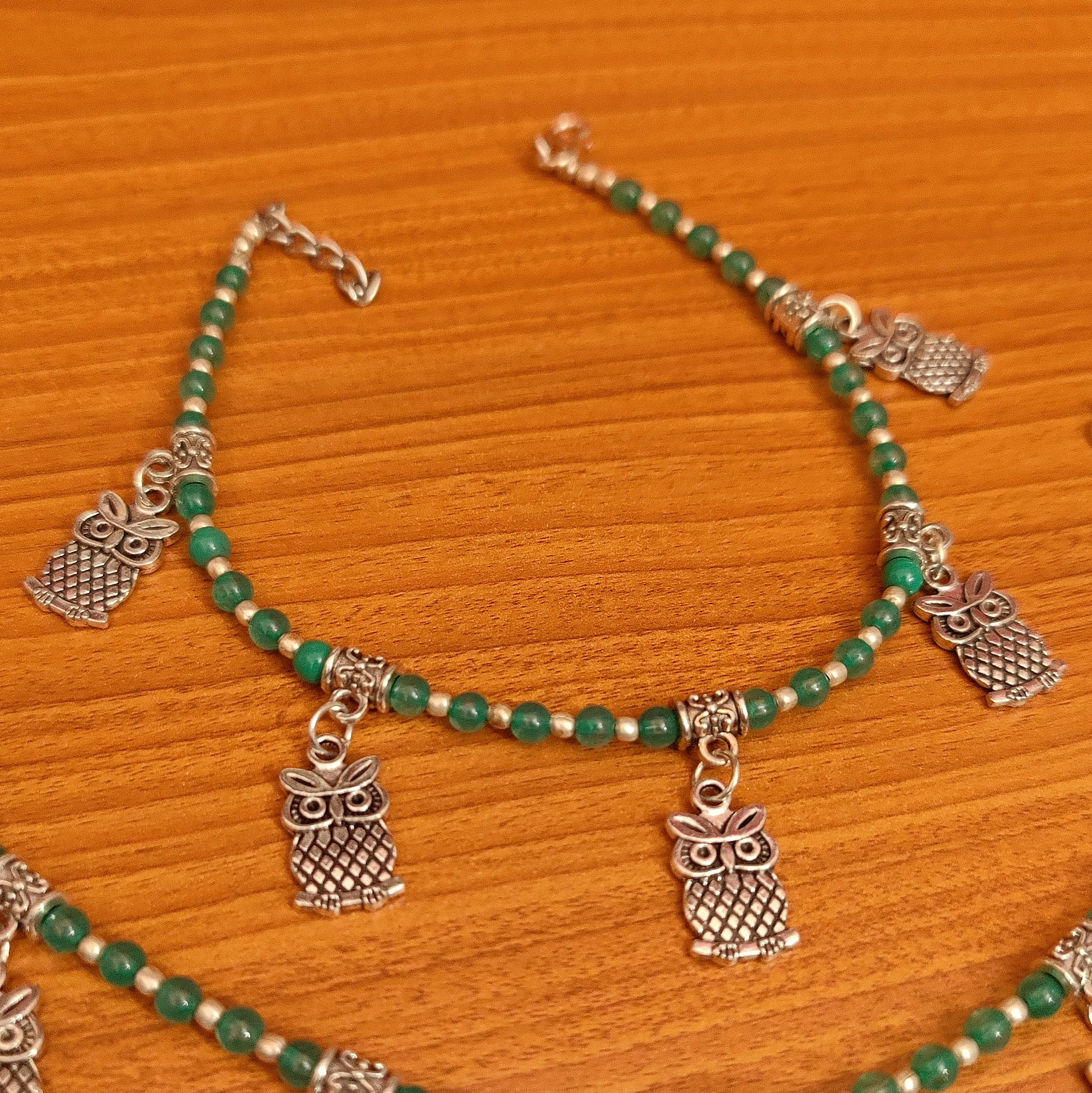 GREEN & WHITE COLOUR OWL CHARM ANKLETS