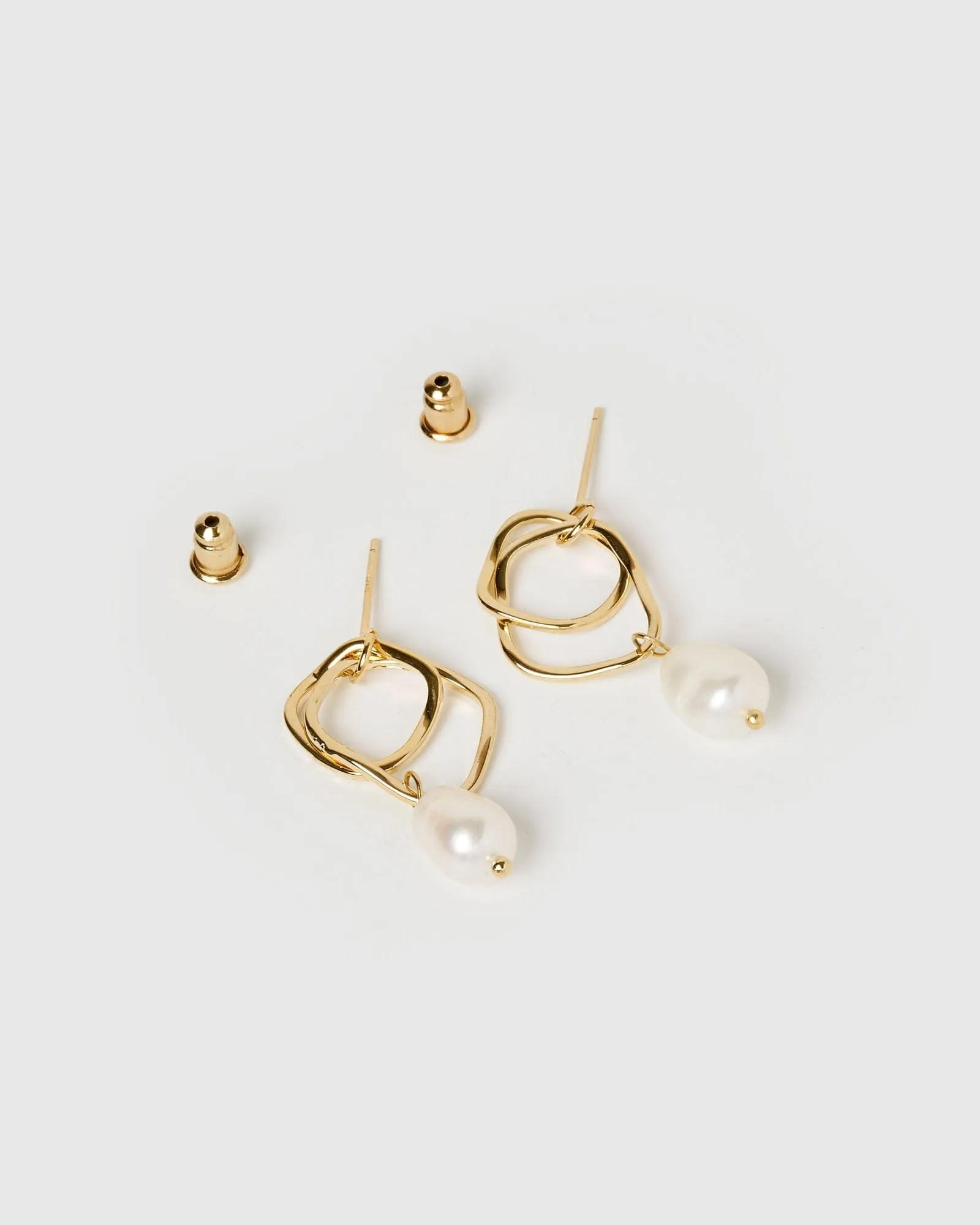 Izoa Serenity Earrings Gold Freshwater Pearl
