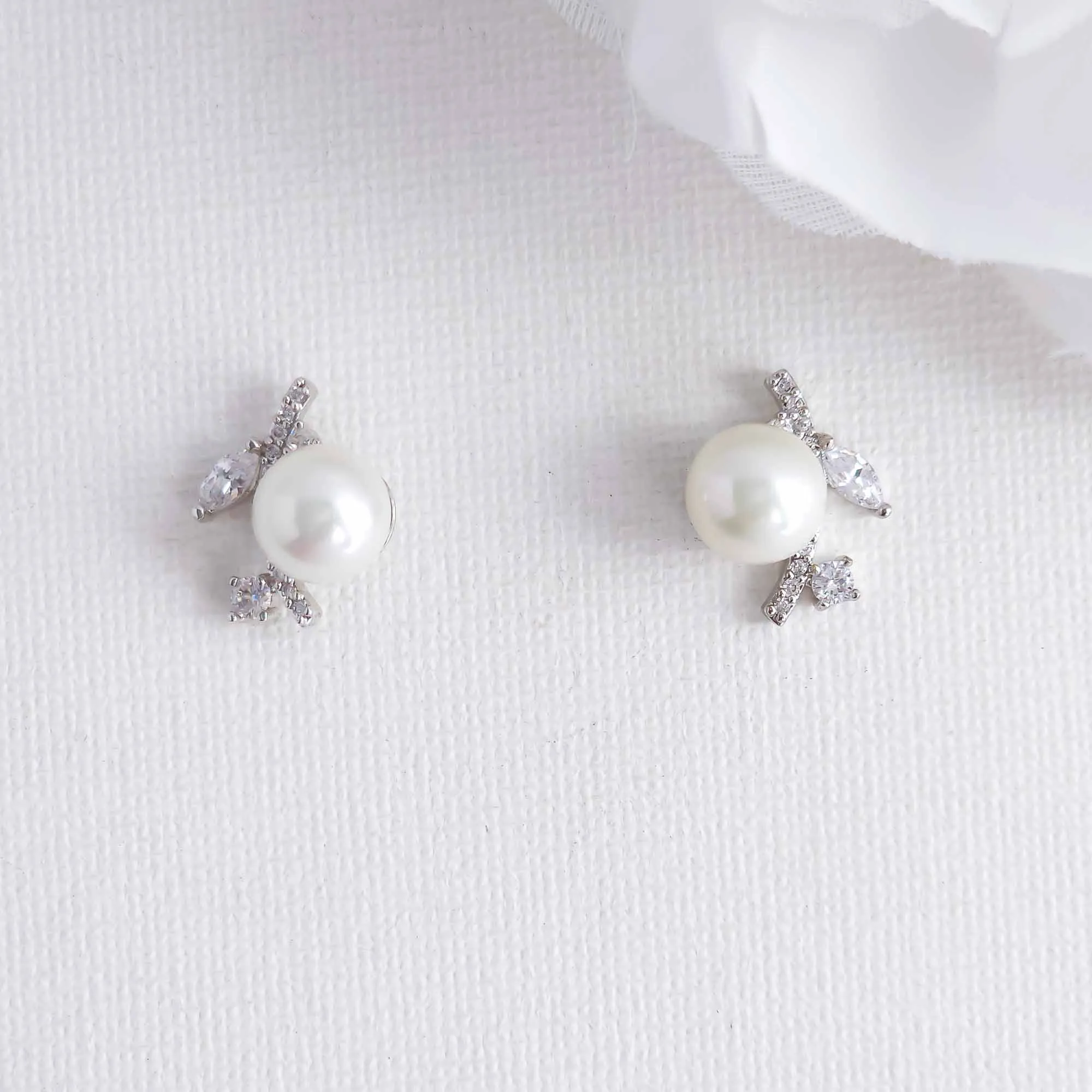 Small Leaf and Pearl Stud Earrings for Women-Everly
