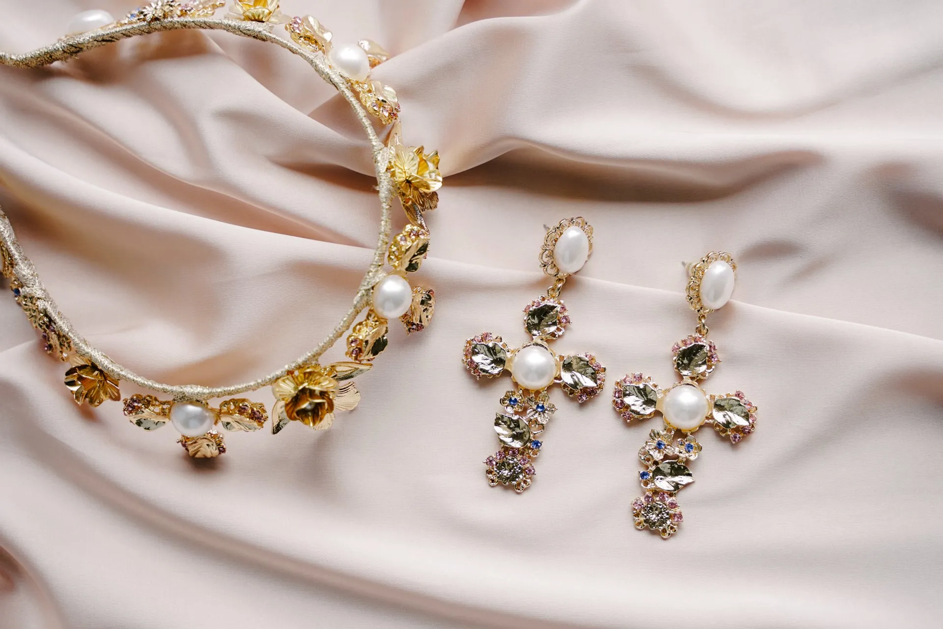 The Pearl Cross Sofia Set